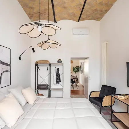 Modern Cozy Near The Colosseum In 4* Róma