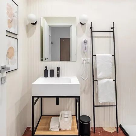 Modern Cozy Near The Colosseum In Vendégház 4*