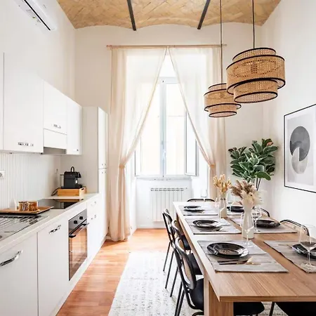 Modern Cozy Near The Colosseum In Vendégház Róma