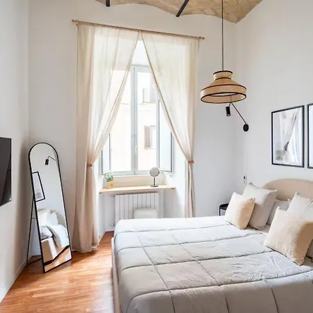 Modern Cozy Near The Colosseum In Róma